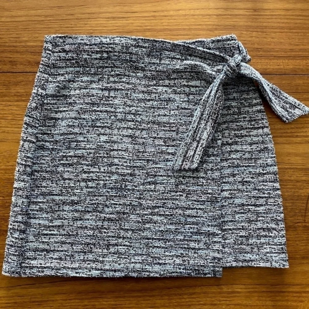 LOFT Multicolor Tweed Side Tie Stretch Wrap Mini Skirt Women's Medium M Cute EUC